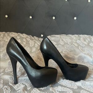 Steve Madden Black Platform Stiletto Heels
